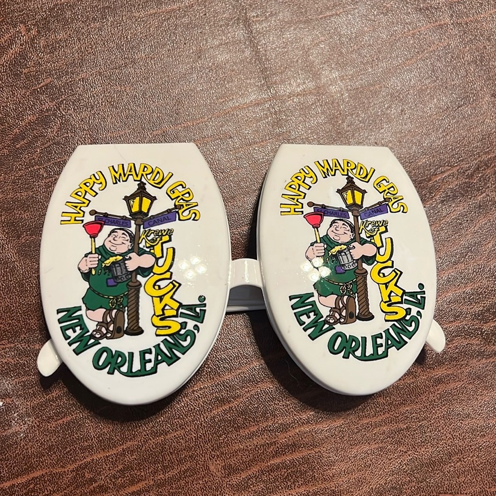 Fun and unique Mardi Gras novelty sunglasses from New Orleans 🎭💜💚
